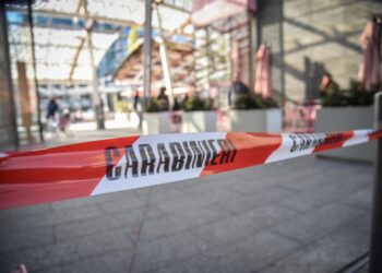 Donna accoltellata a Milano