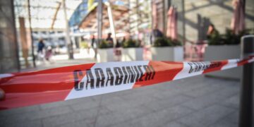 Donna accoltellata a Milano