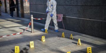 Donna accoltellata a Milano