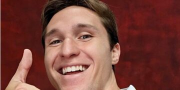 Federico Chiesa gioca a Magic: The Gathering
