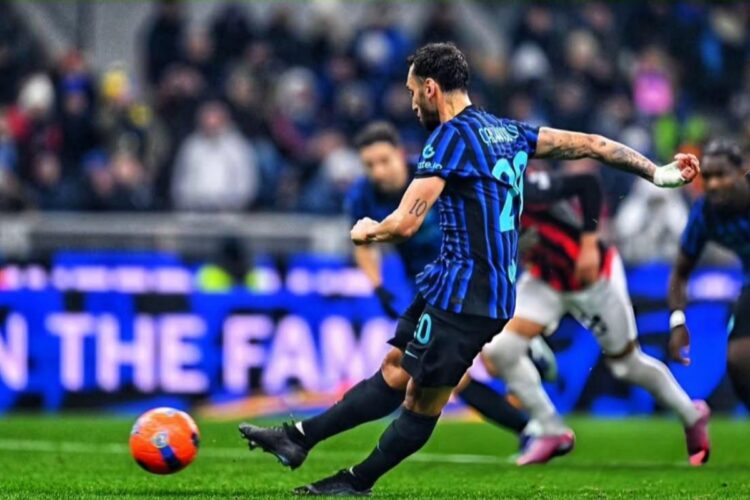 I rigori sbagliati da Calhanoglu con la maglia dell'Inter