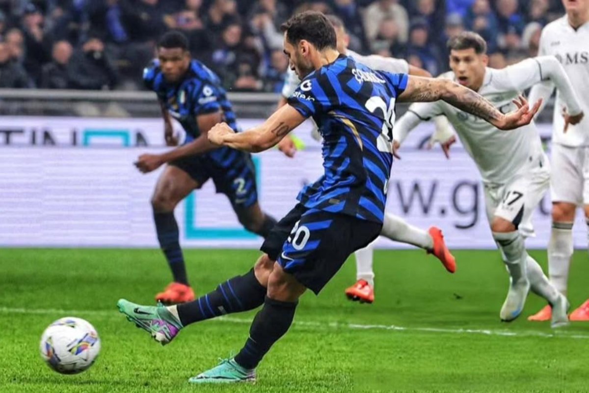 I rigori sbagliati da Calhanoglu con la maglia dell'Inter