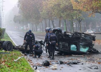 I rilievi effettuati dopo uno scontro avvenuto fra due auto a Milano