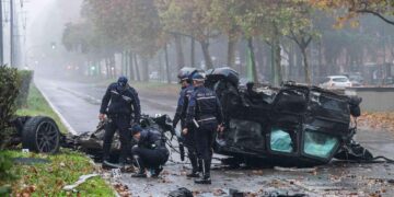 I rilievi effettuati dopo uno scontro avvenuto fra due auto a Milano