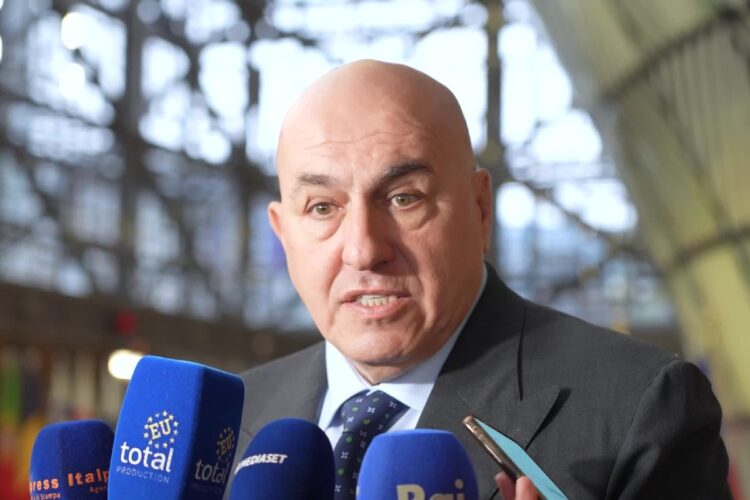 Il ministro della Difesa Guido Crosetto