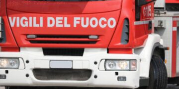 Incidente a Bergamo tra un'autobotte dei pompieri e un'auto