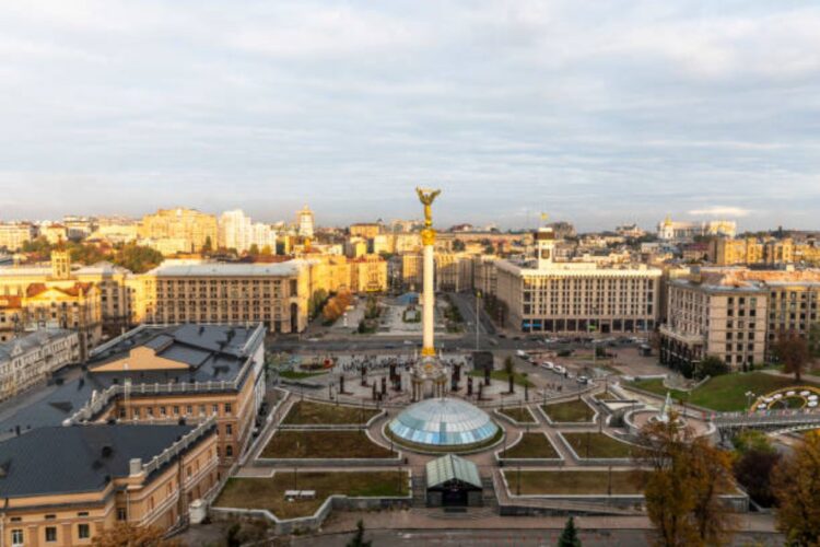 Incontro tra le delegazioni USA e Ue a Kiev sulla pace in Ucraina