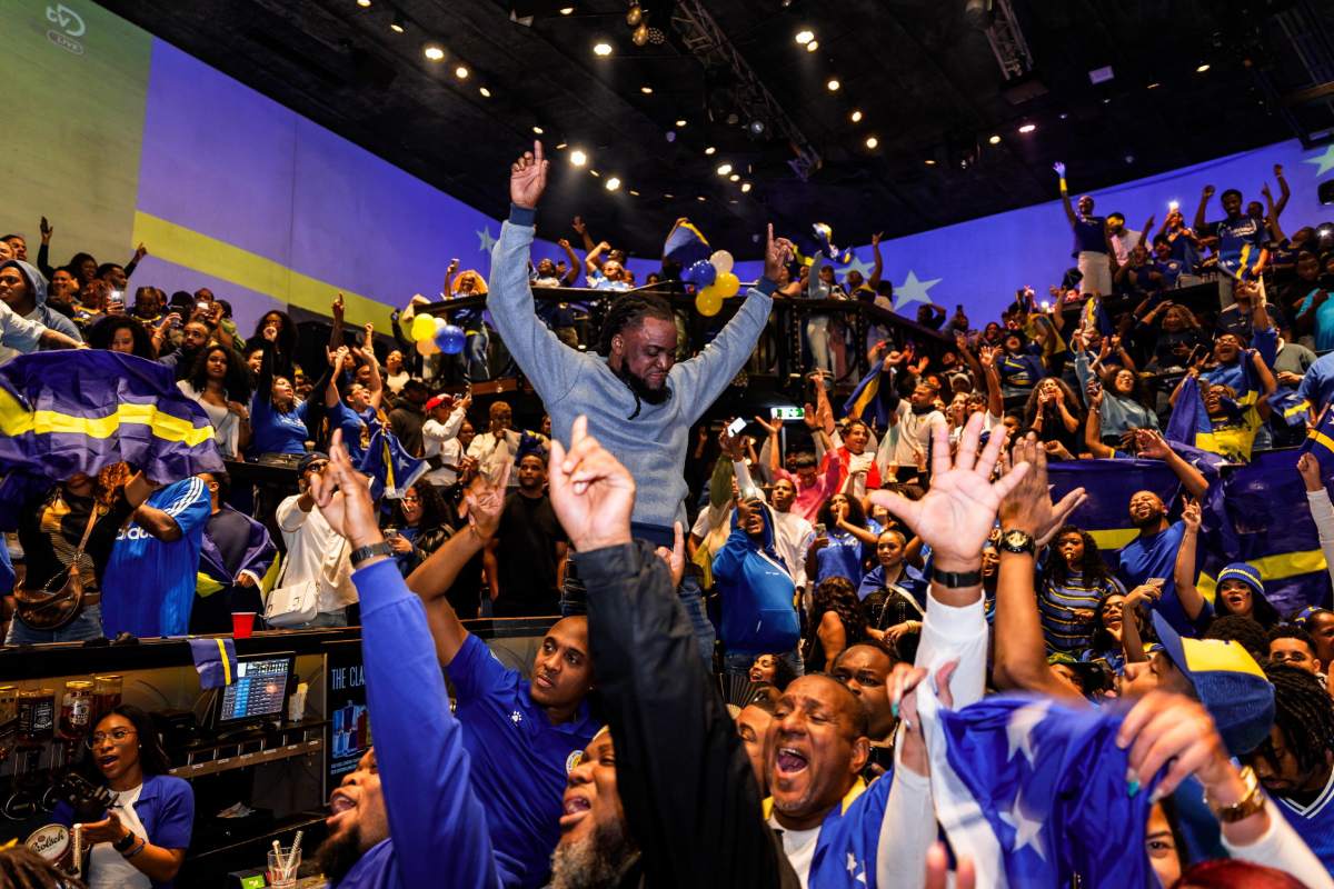La gioia dei tifosi di Curaçao per essersi qualificati ai Mondiali