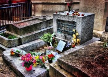 La tomba di Jim Morrison a Pere Lachaise