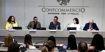 L'allarme di Confcommercio sulle attività in Italia