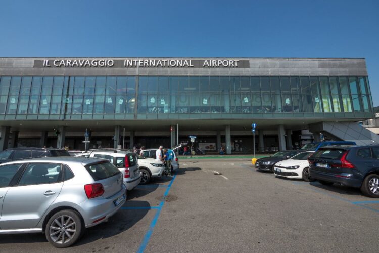 L'esterno dell'aeroporto di Orio al Serio