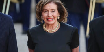 Nancy Pelosi si ritira