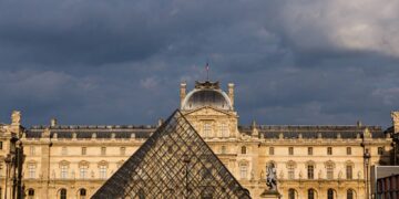 Nuovo problema per il Louvre