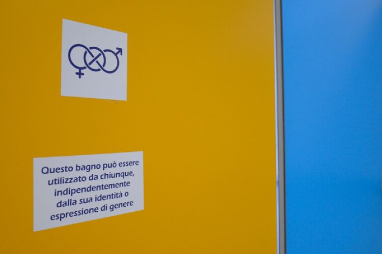 Bagni genderless dell'Università di Pisa