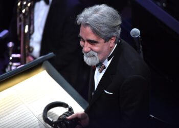 Addio a Beppe Vessicchio, il direttore d’orchestra è morto a 69 anni