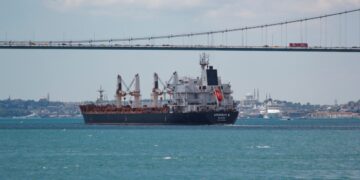 La petroliera turca Virat colpita da un drone nel Mar Nero