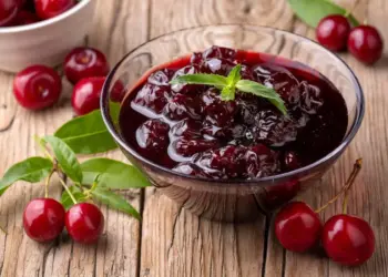 La marmellata più profumata d’Italia nasce in pochi chilometri di costa: il segreto dei limoni campani