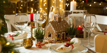 Centrotavola di Natale: le idee più eleganti e semplici per una tavola che lascia senza parole