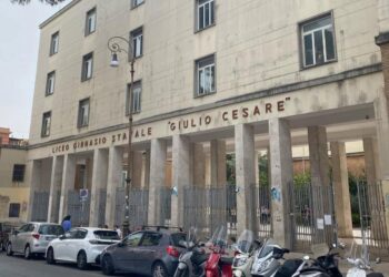 Scandalo lista stupri al liceo Giulio Cesare