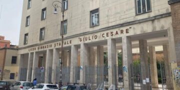 Scandalo lista stupri al liceo Giulio Cesare