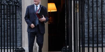 Starmer nel mirino delle critiche in GB