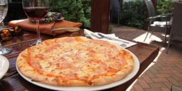 Tra i cibi più iconici della cucina italiana c'è senz'altro la pizza