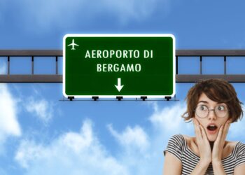 Un cartello che indica l'aeroporto di Orio al Serio