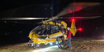 Un elicottero del soccorso alpino sull'Ortles