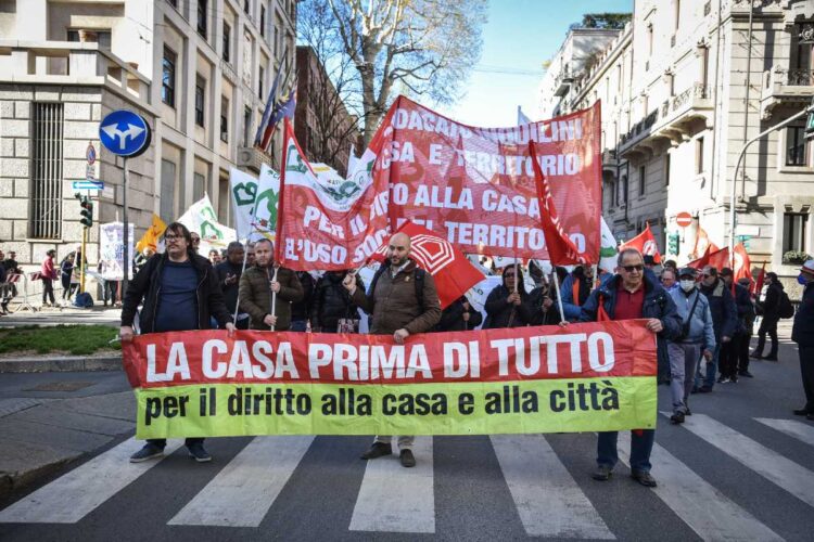Una protesta contro gli sfratti