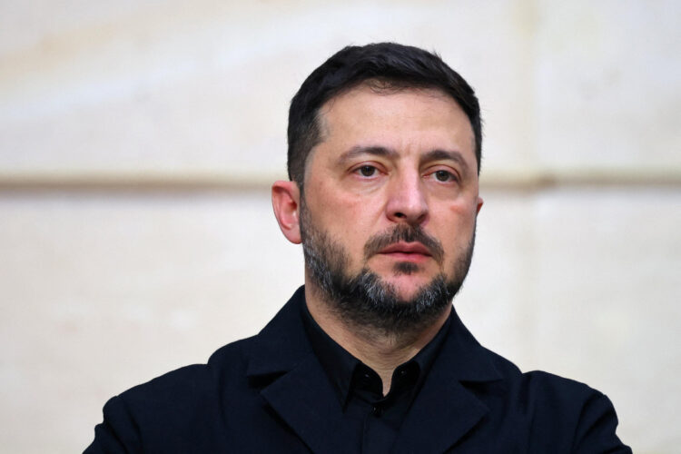 Zelensky chiede una pace dignitosa in Ucraina