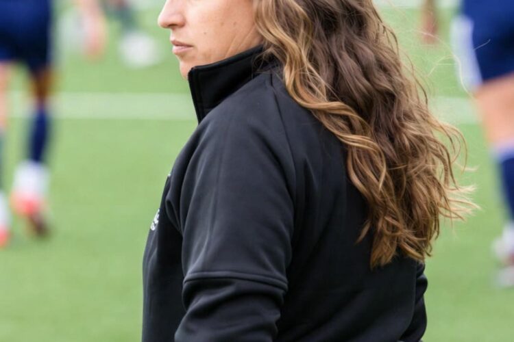 Un'allenatrice di calcio