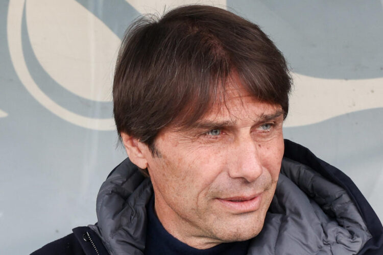 Un primo piano di Antonio Conte