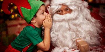 Dalle impronte di neve ai biscotti morsicati: i trucchi più teneri per far vivere Babbo Natale ai bambini