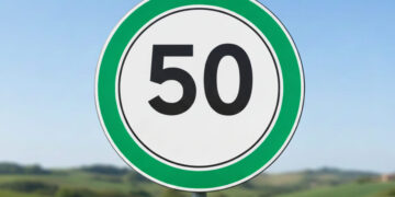 Un segnale/cartello stradale verde