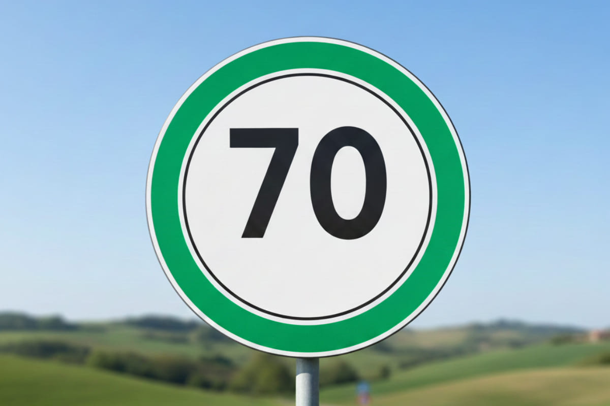 Un segnale/cartello stradale verde