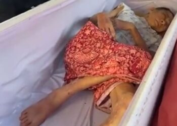 Incredibile in Thailandia: donna data per morta si muove nella bara