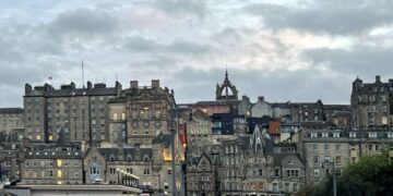 Il viaggio gotico nella capitale scozzese che cambia tutto quello che si crede di conoscere