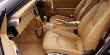 Perché il disordine in auto peggiora la guida più di quanto immagini