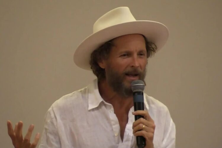 Un primo piano di Jovanotti