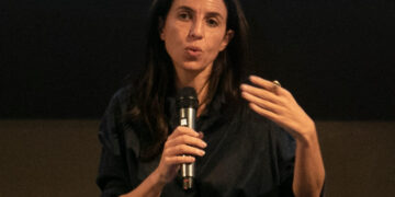 Un primo piano di Francesca Mannocchi