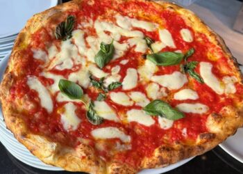 Gli italiani hanno scelto: ecco quale pizza regna davvero tra la napoletana, la romana e le gourmet