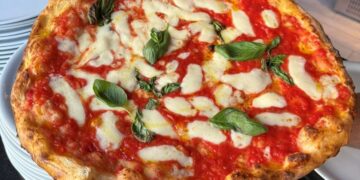 Gli italiani hanno scelto: ecco quale pizza regna davvero tra la napoletana, la romana e le gourmet