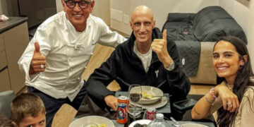 Achille Polonara e la sua famiglia mangiano con Bruno Barbieri