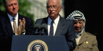 Yitzhak Rabin, Bill Clinton e Yasser Arafata