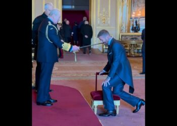 Re Carlo III nomina David Beckham cavaliere