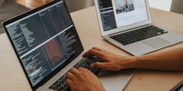 Vibe Coding, fenomeno del 2025: perché tutti parlano di questo termine e cosa significa davvero