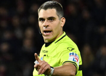Un primo piano dell'arbitro Simone Sozza