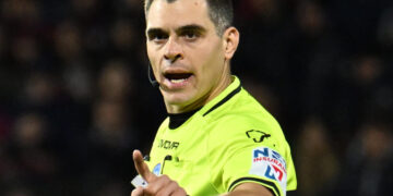 Un primo piano dell'arbitro Simone Sozza