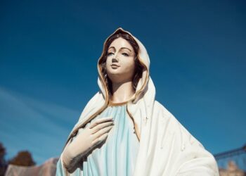 Dove appare davvero la Madonna? L’antropologia svela i luoghi che non ti aspetti
