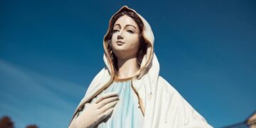 Dove appare davvero la Madonna? L’antropologia svela i luoghi che non ti aspetti